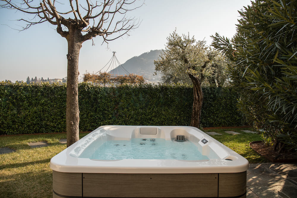 holidays-apartment-with-jacuzzi-in-Bellagio-Lake-Como-Italy