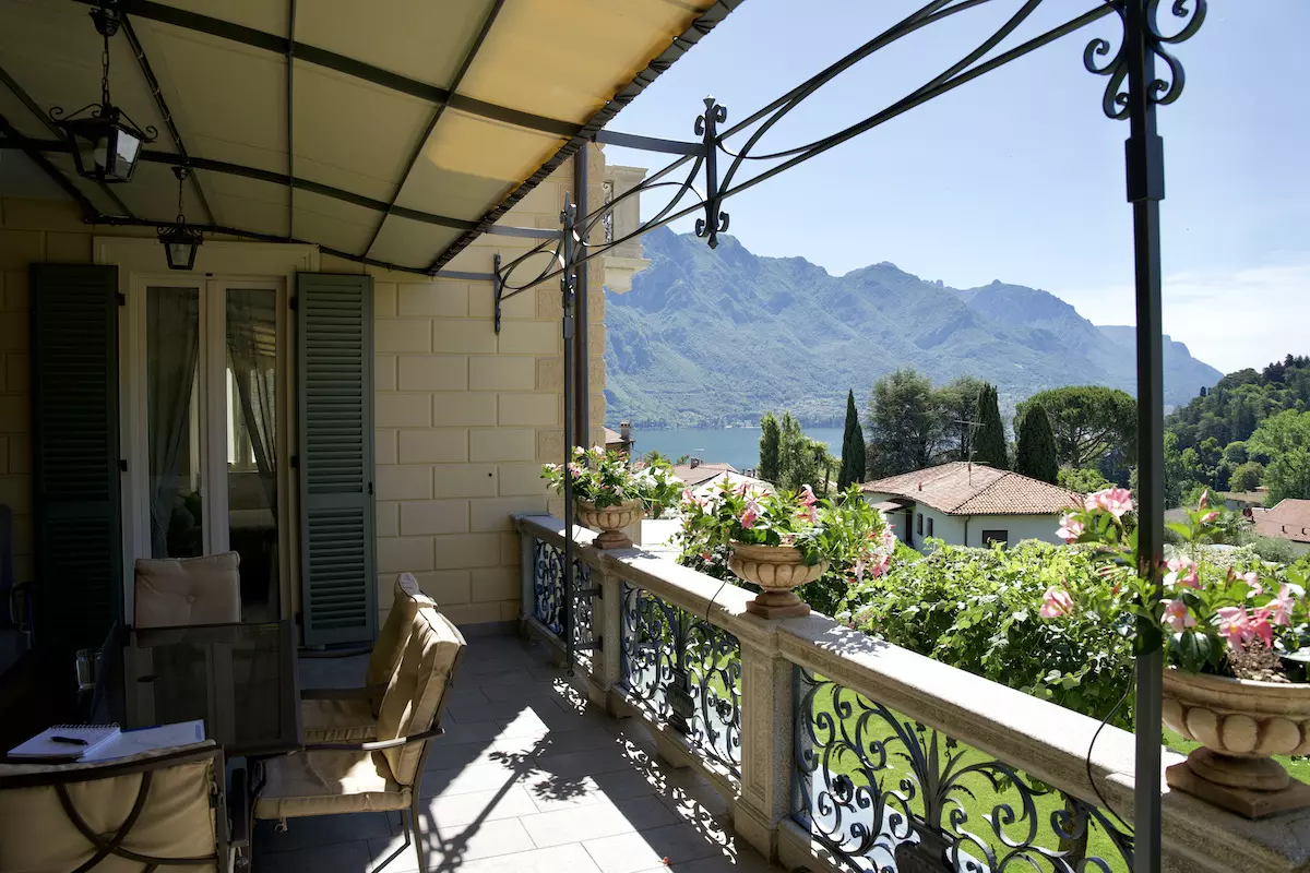 holiday-apartment-Bellagio-with-terrace-lake-view