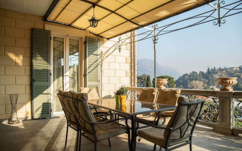 holiday-lettings-bellagio-terrace-with-view-and-jacuzzi